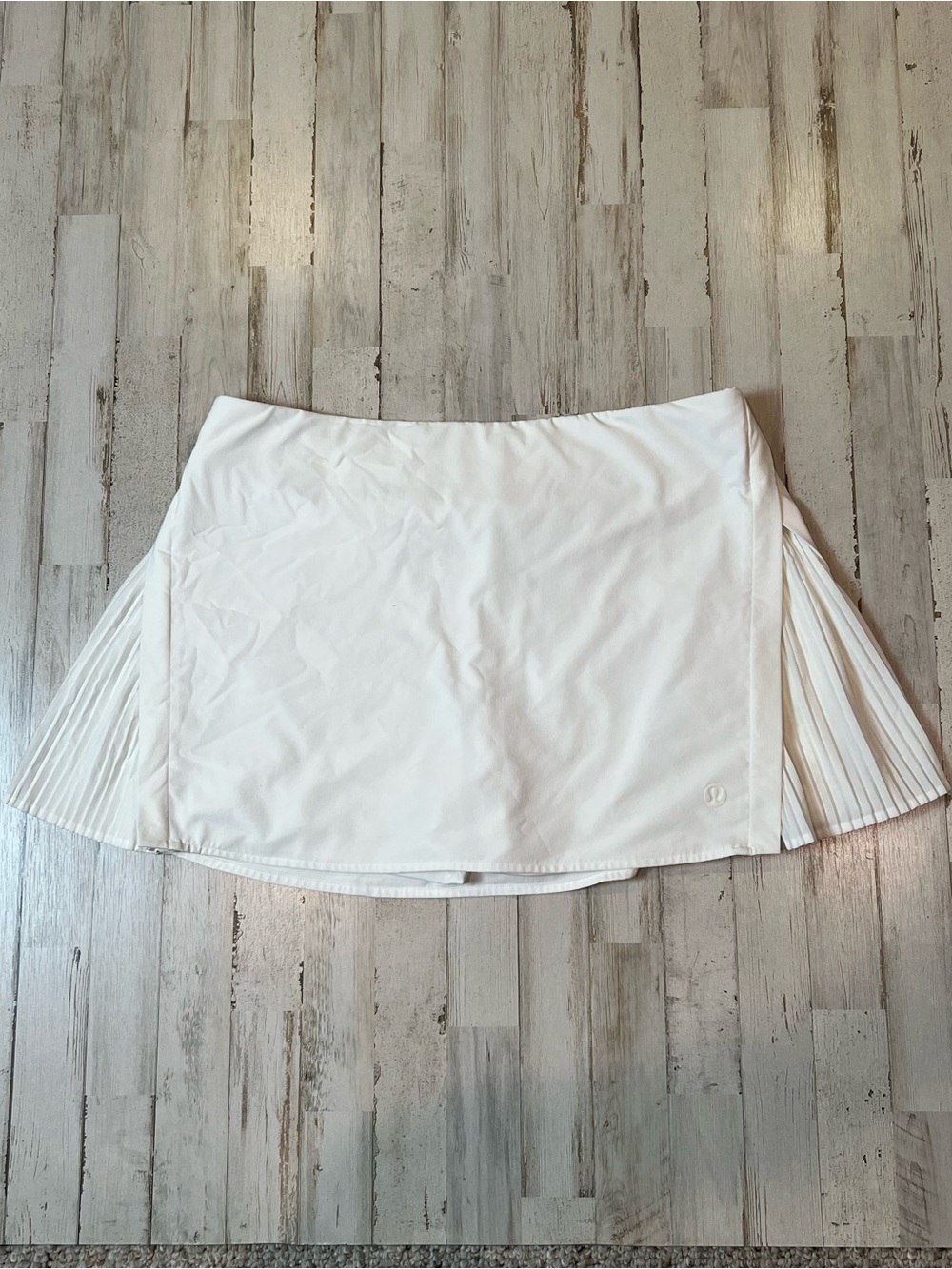 Women's White Lululemon Peek Pleat High-Rise Tennis Skirt